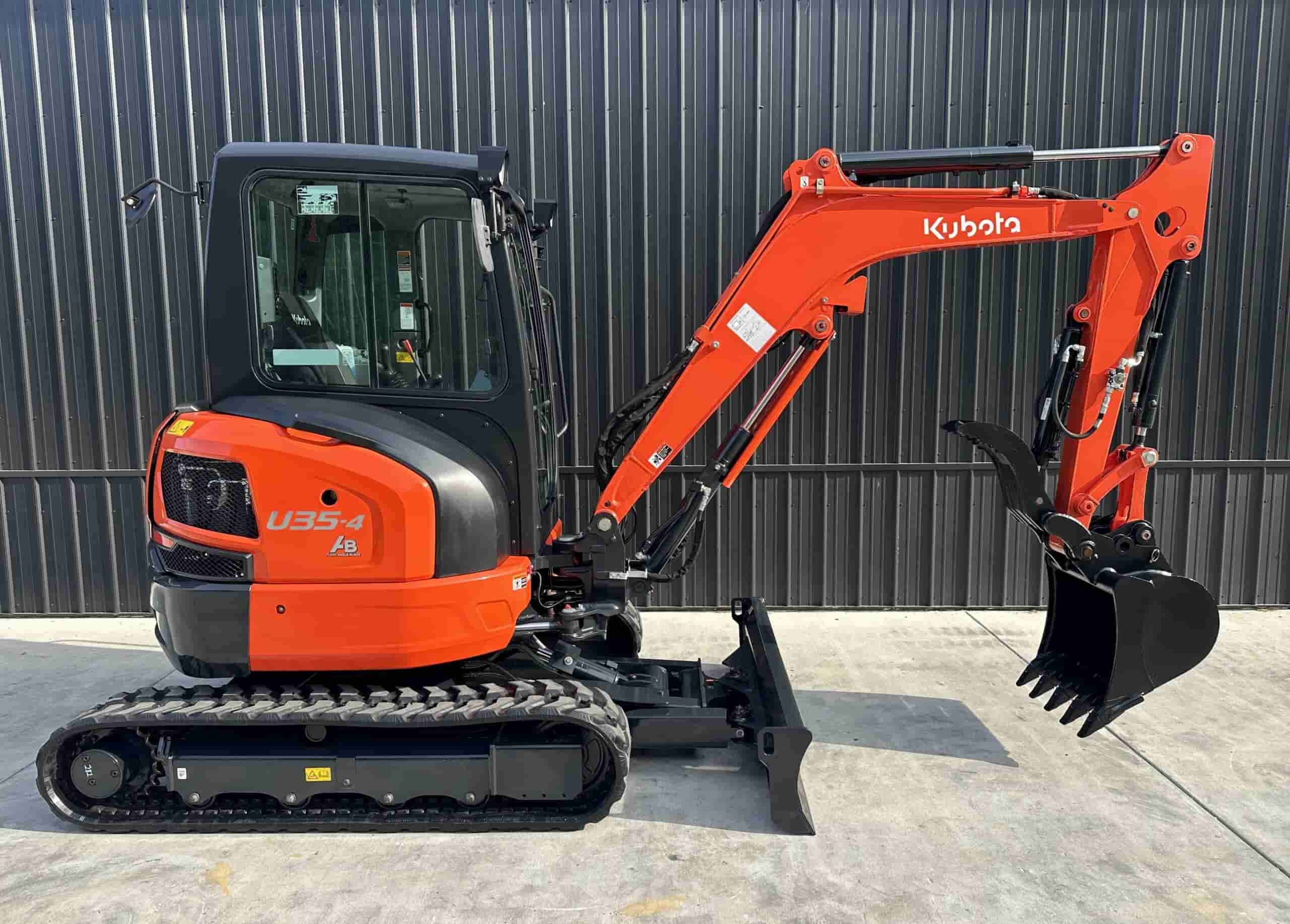 2021 KUBOTA U35-4
